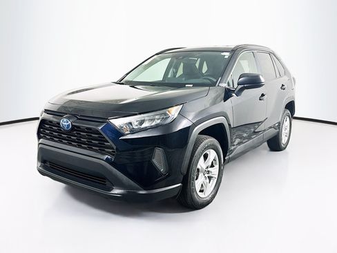 Used 2020 Toyota RAV4 LE w/ Carpet Mat Package AWD/4WD image 7