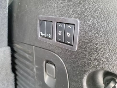 Used 2018 Cadillac Escalade Luxury AWD/4WD image 29