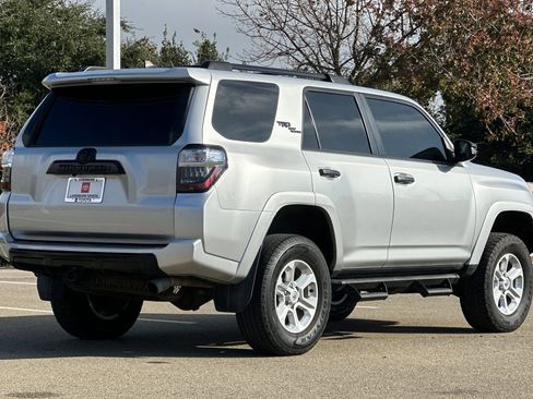 Used 2022 Toyota 4Runner TRD Off-Road Premium image 4
