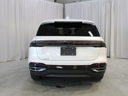 Used 2024 Lincoln Nautilus Premier AWD/4WD image 24