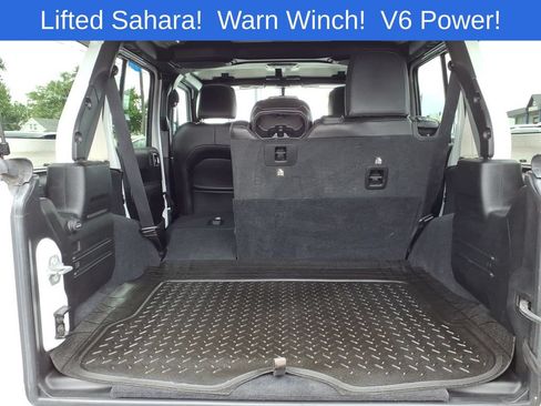 Used 2021 Jeep Wrangler Unlimited Sahara w/ LED Lighting Group AWD/4WD image 10
