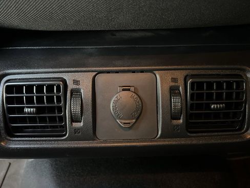 Used 2019 Toyota Tundra SR5 image 18