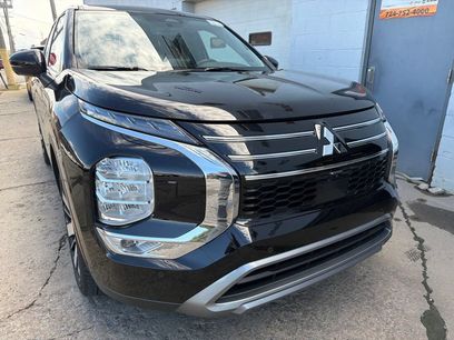 Used 2025 Mitsubishi Outlander SE