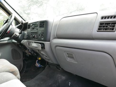 Used 2002 Ford F250 4x4 SuperCab Super Duty image 11