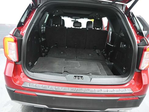 Used 2020 Ford Explorer XLT w/ Equipment Group 202A AWD/4WD image 14