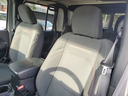 Used 2020 Jeep Gladiator Rubicon w/ Trailer Tow Package image 17