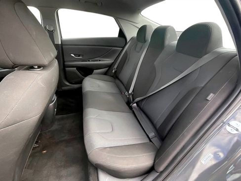 Used 2024 Hyundai Elantra SE image 23