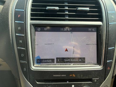 Used 2020 Lincoln Nautilus Reserve FWD image 17