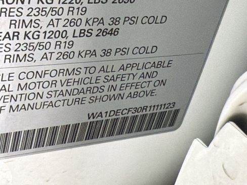 Used 2024 Audi Q3 2.0T Premium w/ Convenience Package AWD/4WD image 23