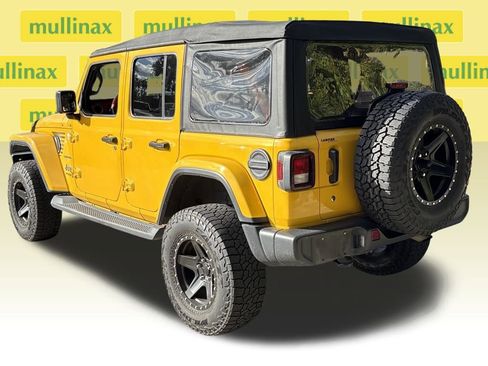 Used 2019 Jeep Wrangler Unlimited Sahara image 9