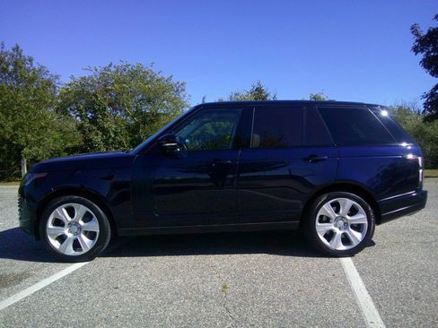 Used 2020 Land Rover Range Rover HSE image 28