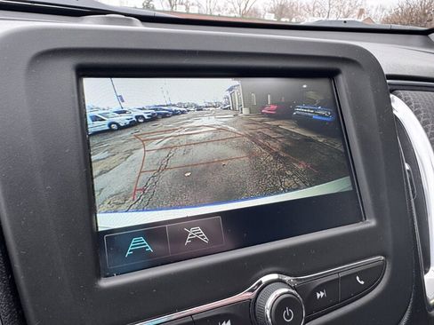 Used 2018 Chevrolet Malibu LT image 25