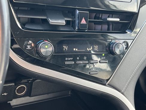 Used 2022 Toyota Camry SE image 20