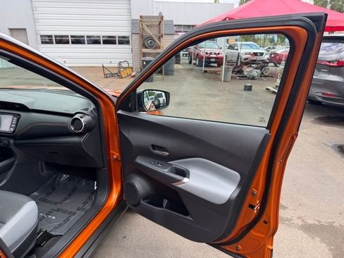 Used 2024 Nissan Kicks SR FWD image 17