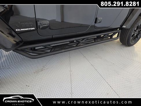 Certified 2021 Jeep Gladiator Overland image 9