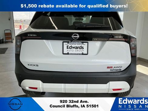 New 2026 Nissan Kicks SR w/ Cold Weather Package AWD/4WD image 6