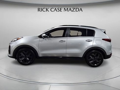 Used 2022 Kia Sportage Nightfall Edition image 3