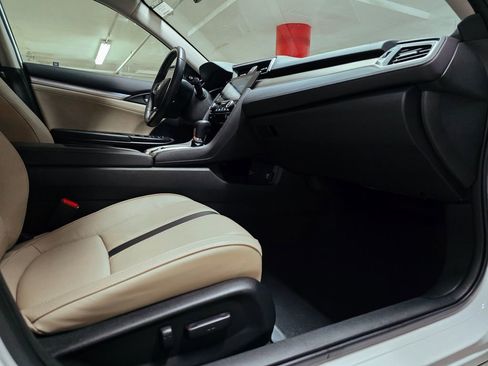 Used 2018 Honda Civic Touring image 34