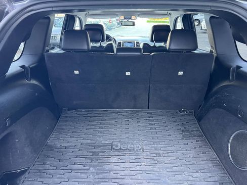Used 2012 Jeep Grand Cherokee Laredo AWD/4WD image 16