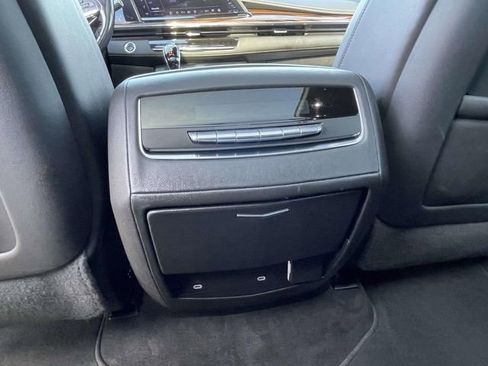 Used 2022 Cadillac Escalade Premium Luxury AWD/4WD image 15