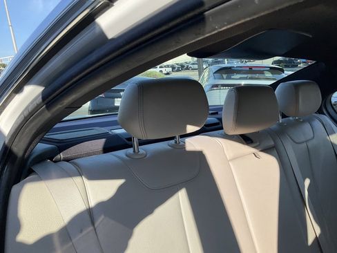 Used 2017 BMW 330e image 49