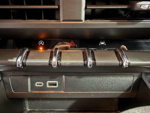 Used 2024 Chevrolet Colorado Trail Boss w/ Advanced Trailering Package image 16