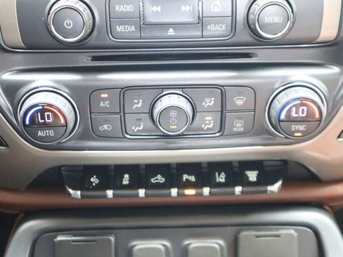 Used 2019 Chevrolet Silverado 2500 High Country w/ Duramax Plus Package AWD/4WD image 40