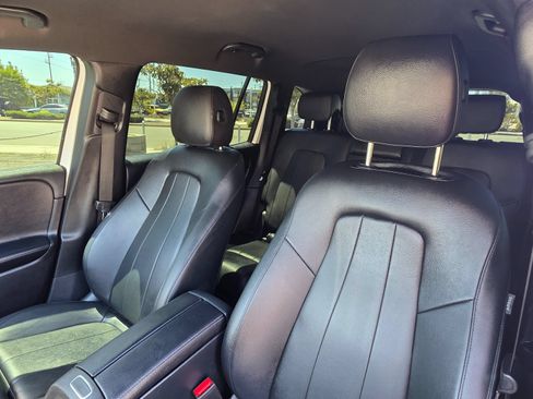 Used 2021 Mercedes-Benz GLB 250 w/ Premium Package image 19