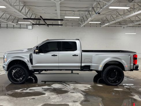 Used 2024 Ford F450 Platinum w/ Camper Package image 54