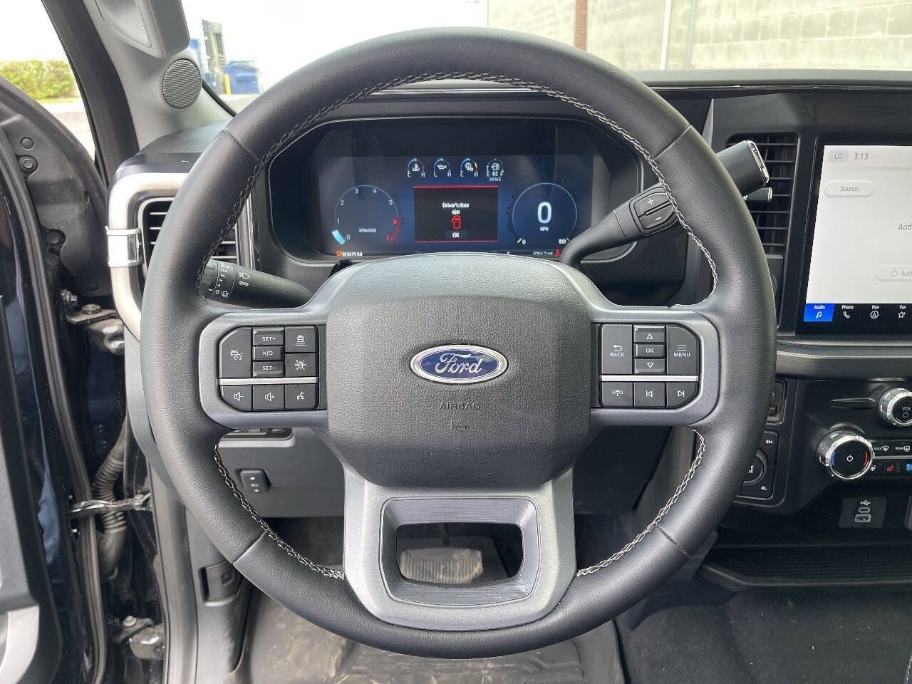 Used 2026 Ford F450 Lariat w/ Lariat Premium Package AWD/4WD image 16