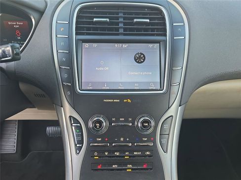 Used 2020 Lincoln Nautilus FWD image 18