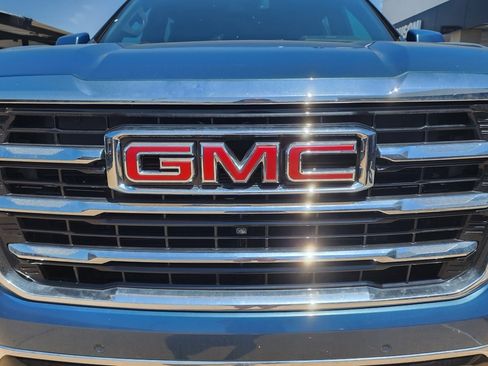 New 2025 GMC Yukon XL Elevation image 9