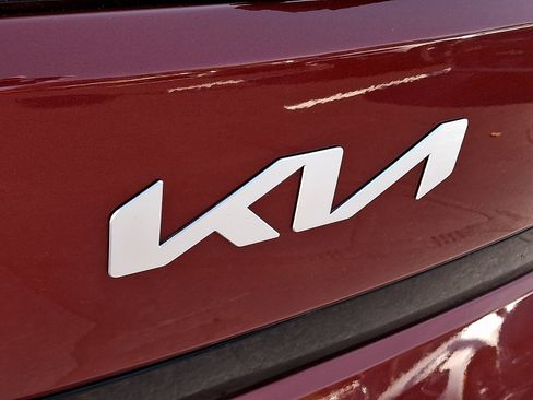 Used 2023 Kia Soul LX FWD image 29