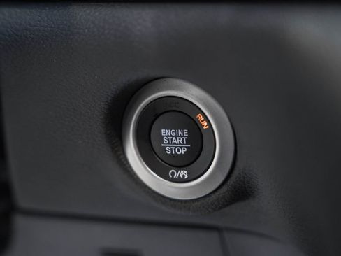 New 2026 Chrysler Pacifica Select image 24