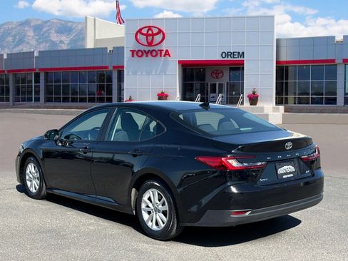 Used 2025 Toyota Camry LE FWD image 5