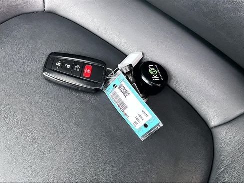 Certified 2022 Toyota RAV4 XLE Premium FWD image 15