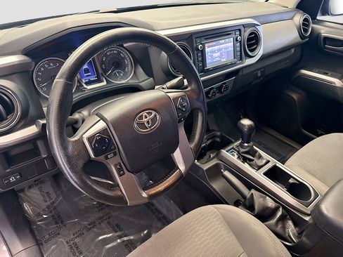 Used 2016 Toyota Tacoma SR5 image 7