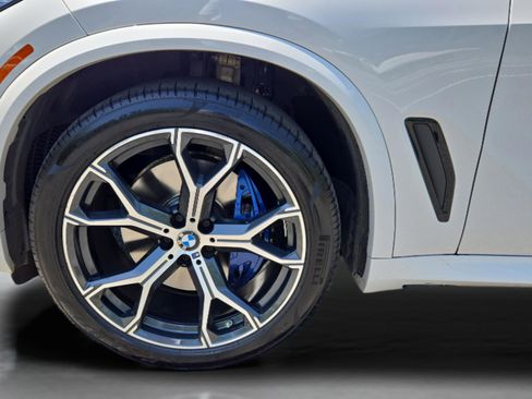 Used 2022 BMW X5 xDrive40i w/ M Sport Package image 11