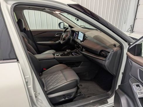 Used 2023 Nissan Rogue Platinum w/ Platinum Premium Package image 29