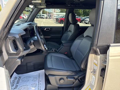 Used 2022 Ford Bronco Everglades image 8