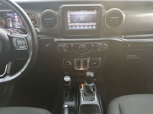 Used 2018 Jeep Wrangler Sport image 20