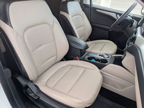 Used 2022 Ford Escape SEL image 13