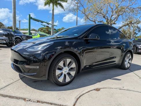 Used 2021 Tesla Model Y 2WD image 7