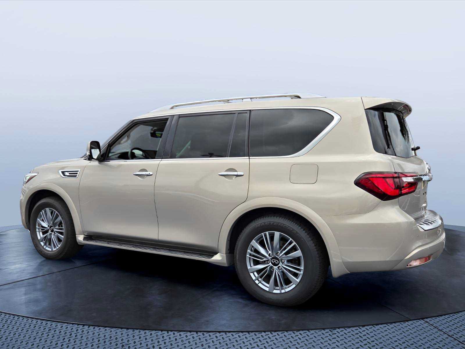 Used 2023 INFINITI QX80 Luxe w/ Cargo Package RWD image 4