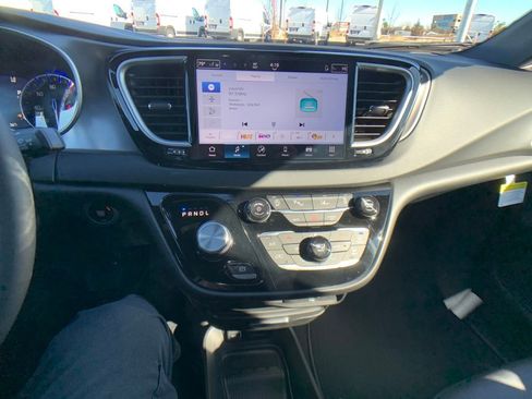 New 2026 Chrysler Voyager LX image 18