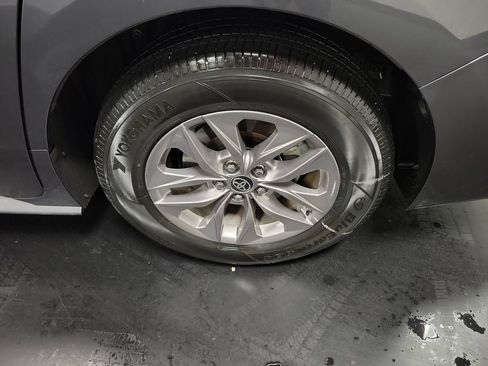 Used 2025 Toyota Sienna XLE w/ XLE Plus Package FWD image 10