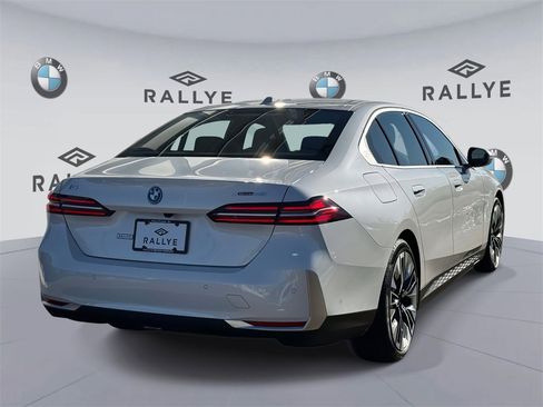 Certified 2025 BMW i5 xDrive40 w/ Premium Package image 7