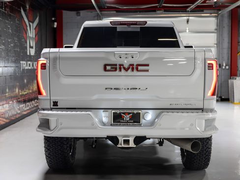 Used 2025 GMC Sierra 2500 Denali image 28