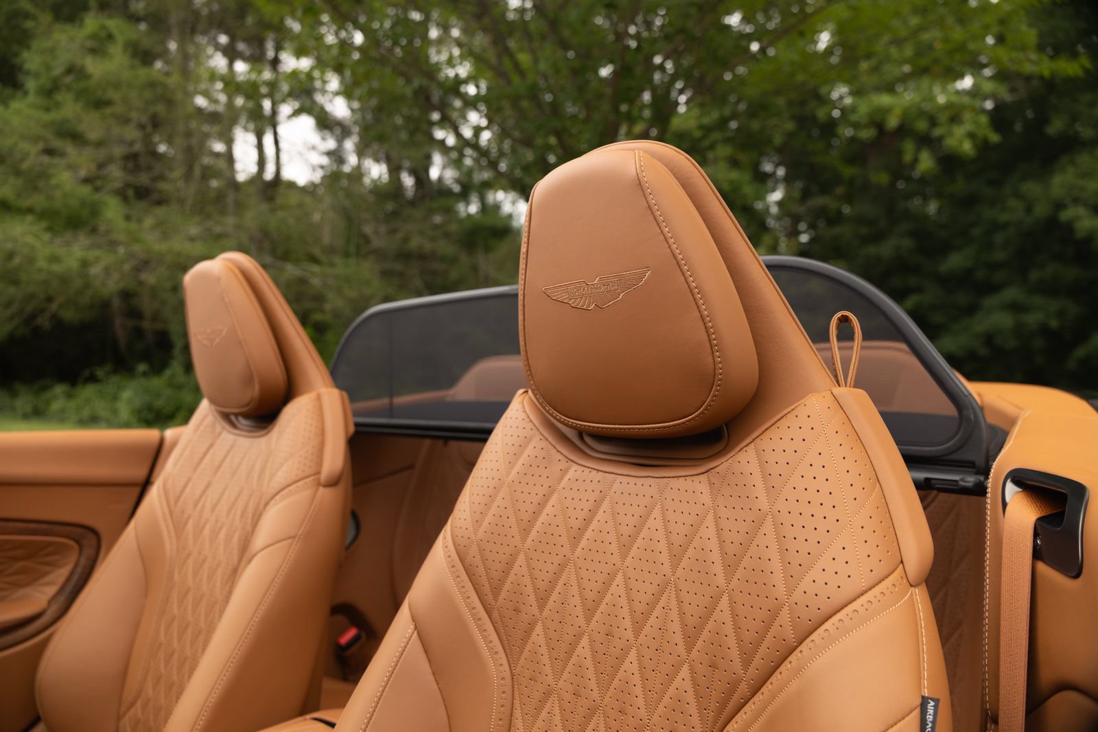 Used 2024 Aston Martin DB12 Convertible RWD image 44