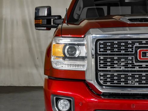 Used 2018 GMC Sierra 3500 Denali w/ Duramax Plus Package image 39